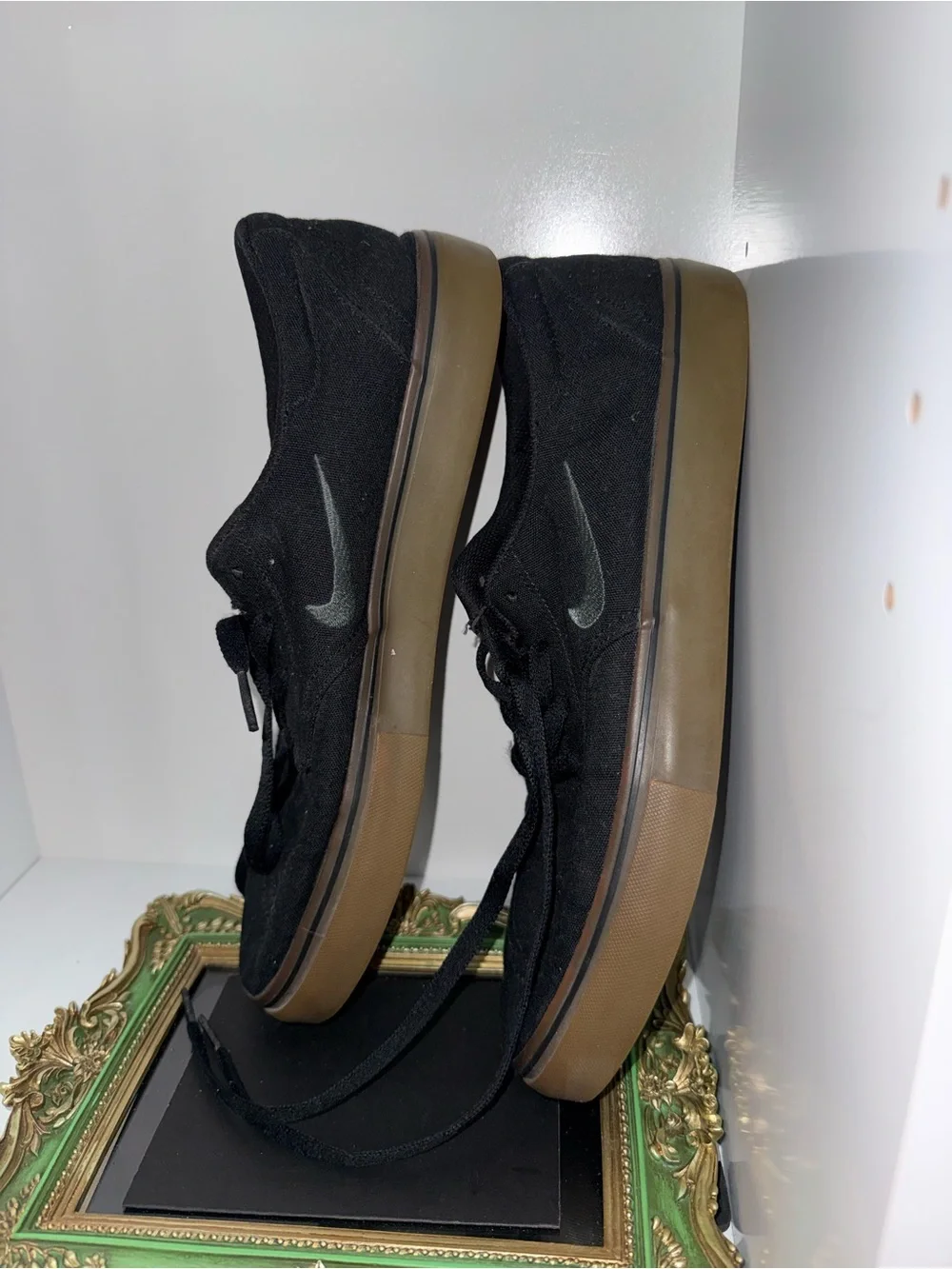 Nike Men’s Black Canvas Sneakers